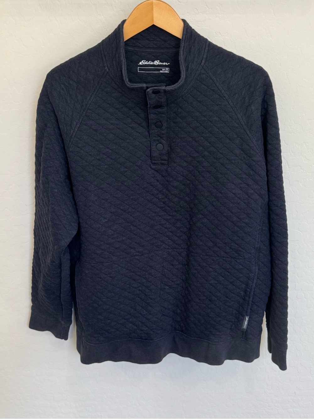 Eddie Bauer Men's XL Black Quilted Mock Neck 1/4 Snap Henley Pullover Sweatshirt - Picture 1 of 4